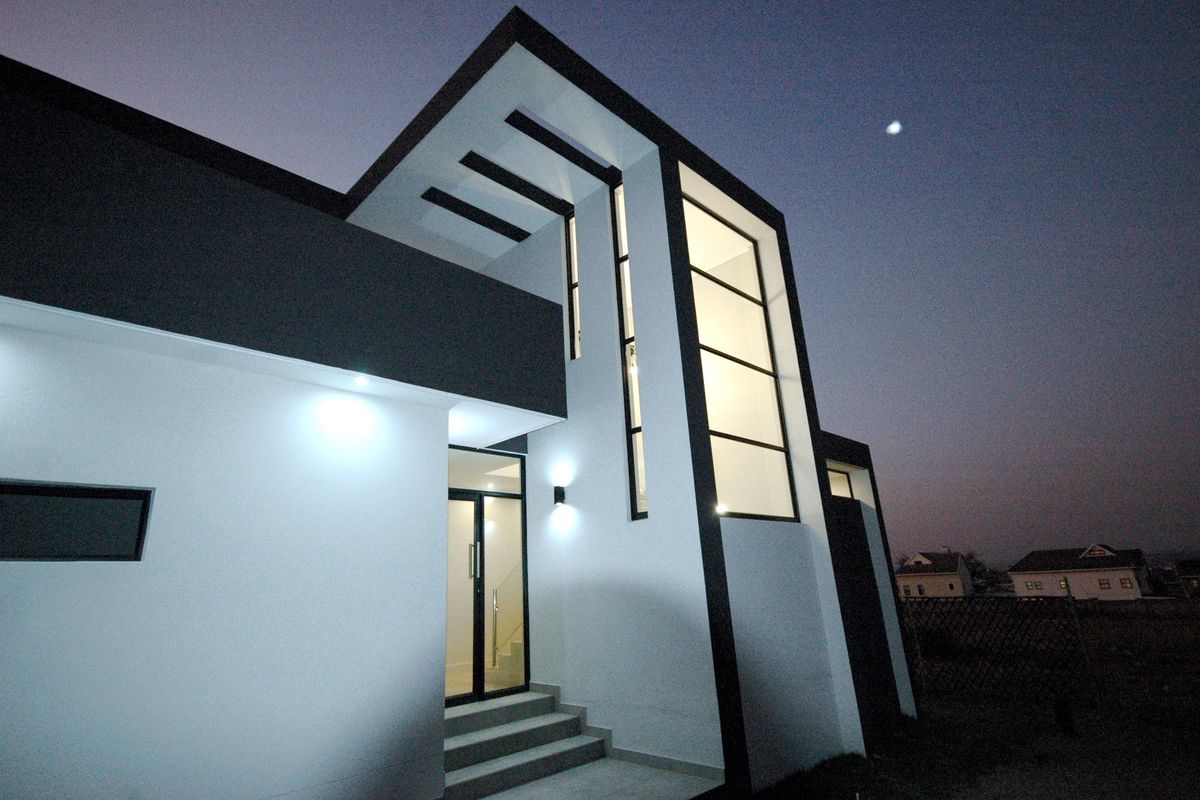 Modern, Upmarket Home in New Security Estate - Photo 2