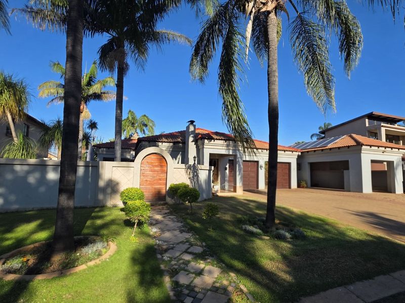 Spacious Family Home with Flatlet in Secure Estate - Photo 1
