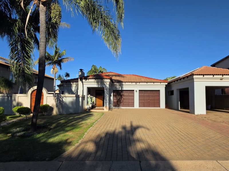 Spacious Family Home with Flatlet in Secure Estate - Photo 2