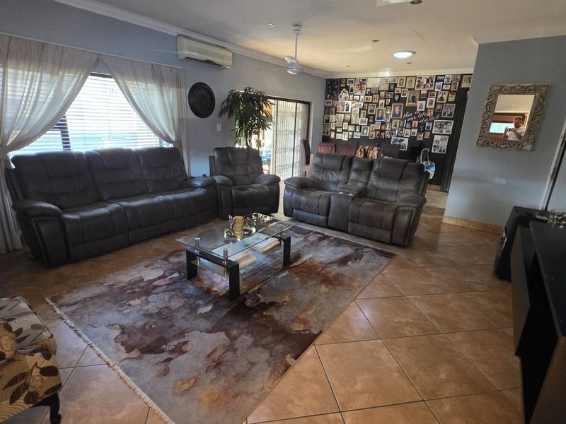 Spacious Family Home with Flatlet in Secure Estate - Photo 4