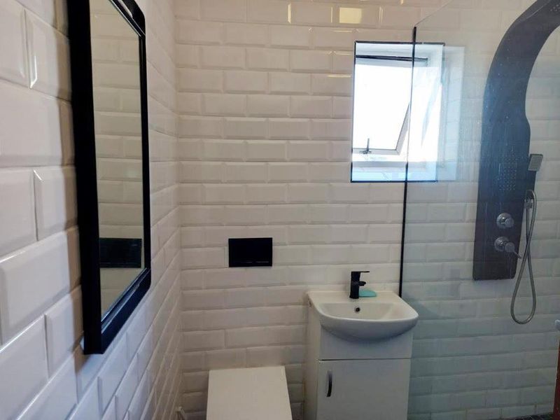 HUMEWOOD FURNISHED 2 BED 1 BATH APARTMENT WITH PARKING FOR RENT - Photo 6