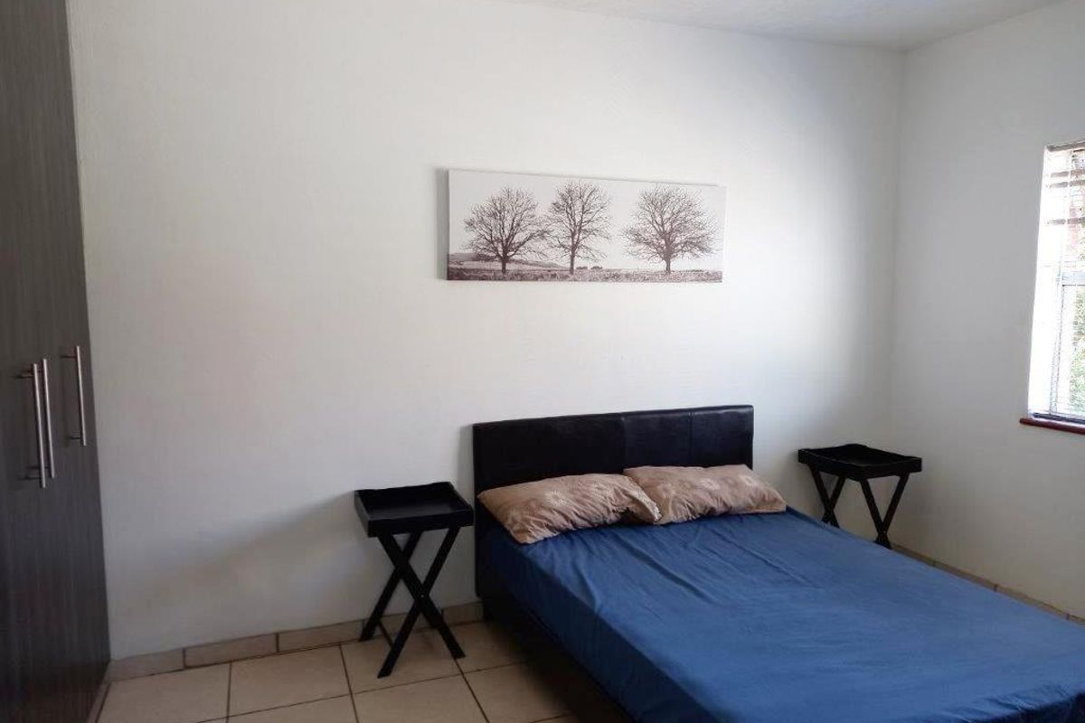 HUMEWOOD FURNISHED 2 BED 1 BATH APARTMENT WITH PARKING FOR RENT - Photo 5