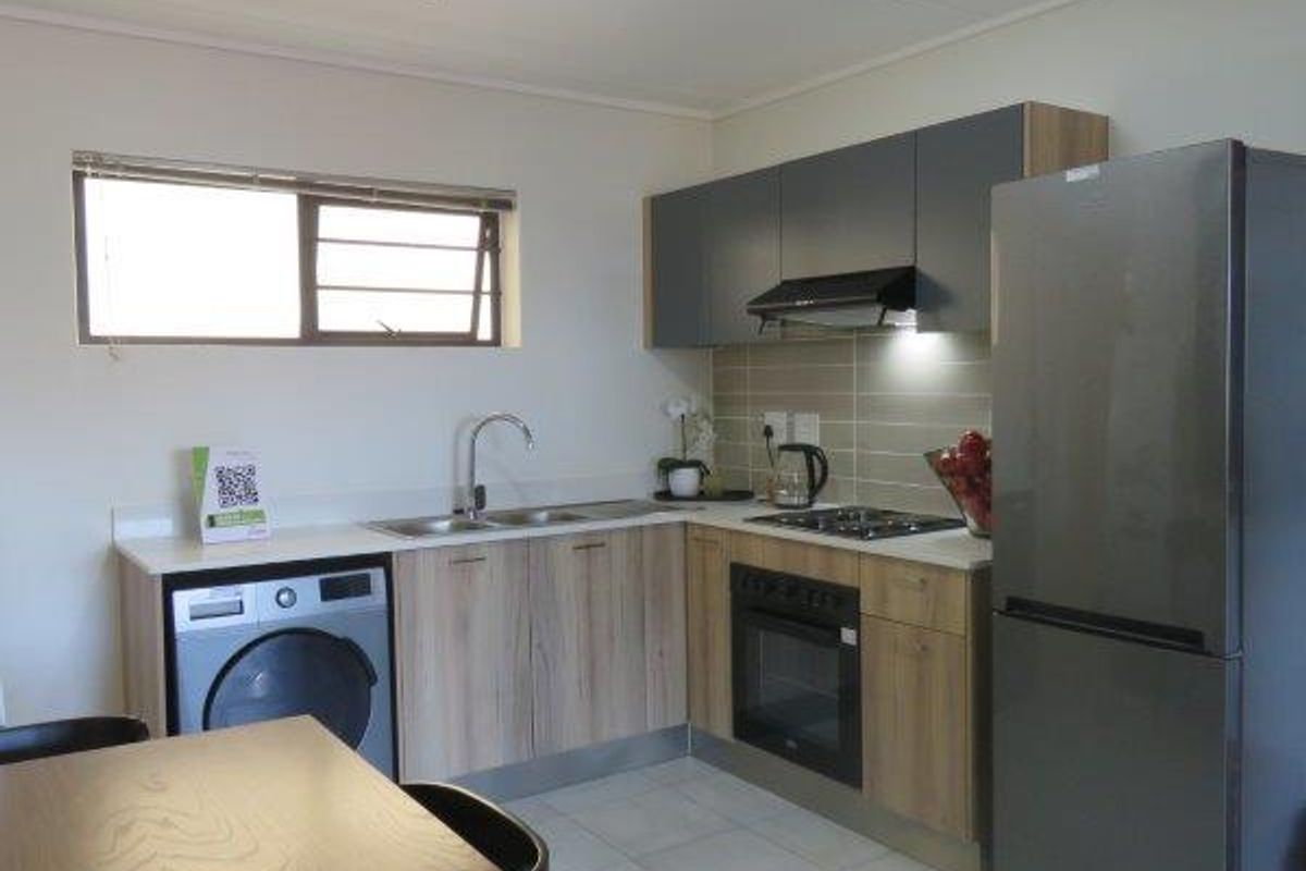 2 bed 2 Bathroom unit in the popular Green Bay Eco Estate - Photo 3