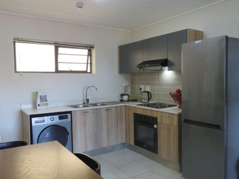 2 bed 2 Bathroom unit in the popular Green Bay Eco Estate - Photo 3