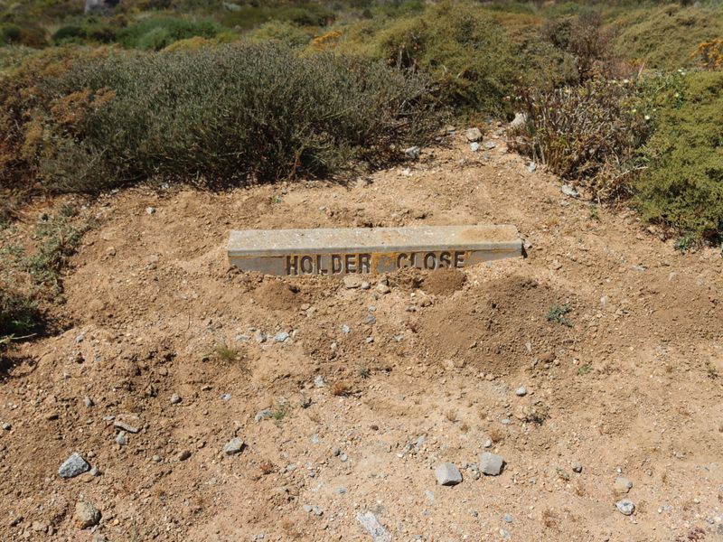 "Prime 405m2 vacant land with stunning ocean views, perfect for building your dream home. - Photo 2