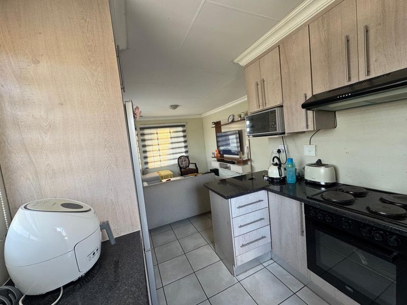 Comfortable Family Living in a Convenient Location - Photo 4