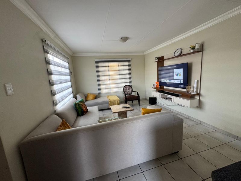 Comfortable Family Living in a Convenient Location - Photo 5