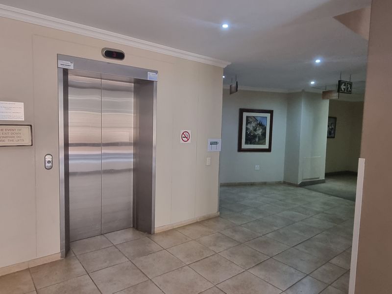 Upmarket and very well sought after Retirement Village - Photo 10