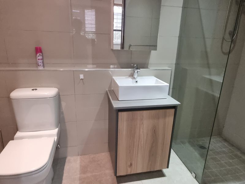 Upmarket and very well sought after Retirement Village - Photo 9