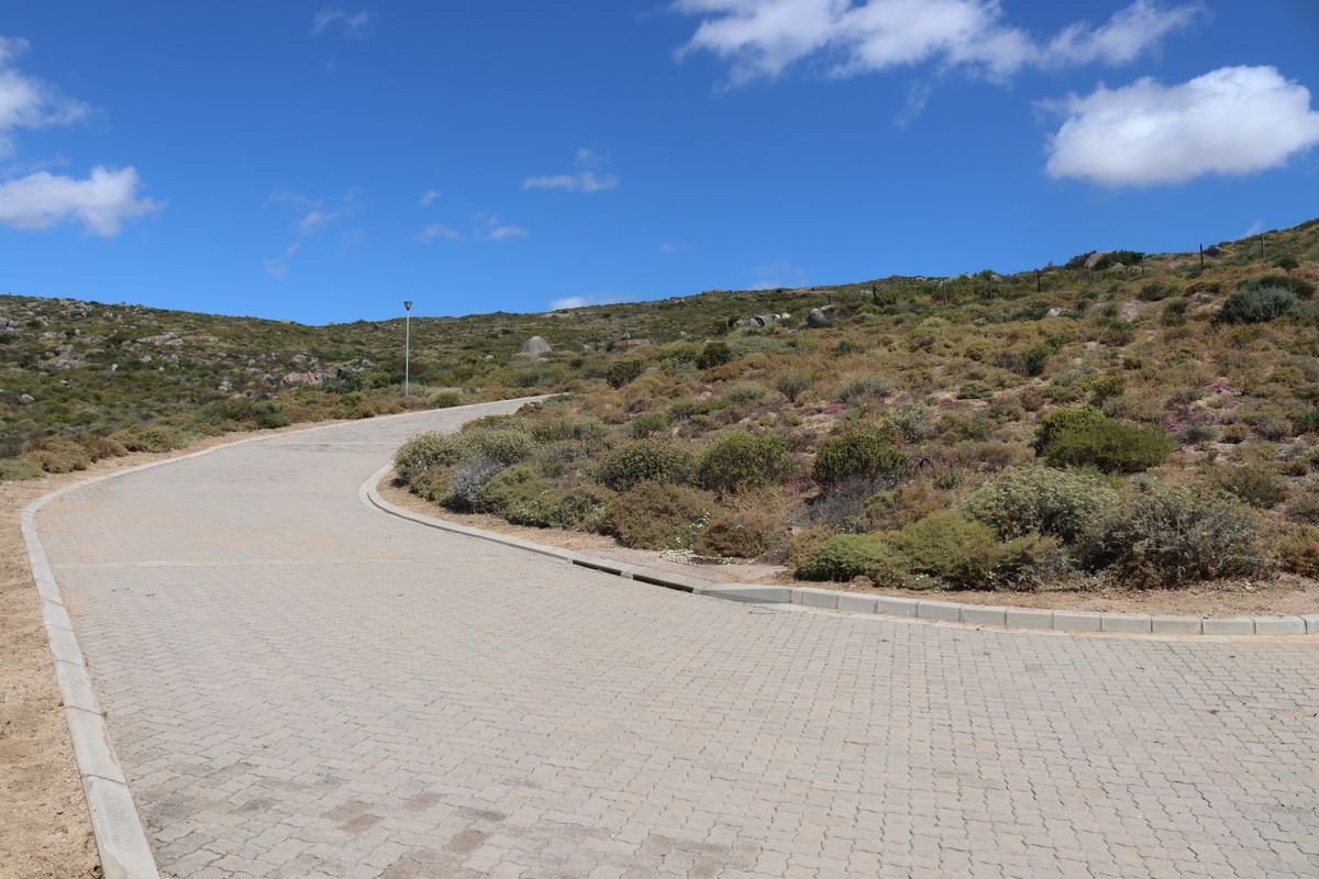 Vacant land with views to the ocean and the mountains - Photo 5
