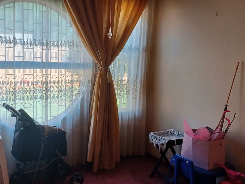 Sunny Modern 3 Bedroom family home with Granny flat. Excluding commission - Photo 4