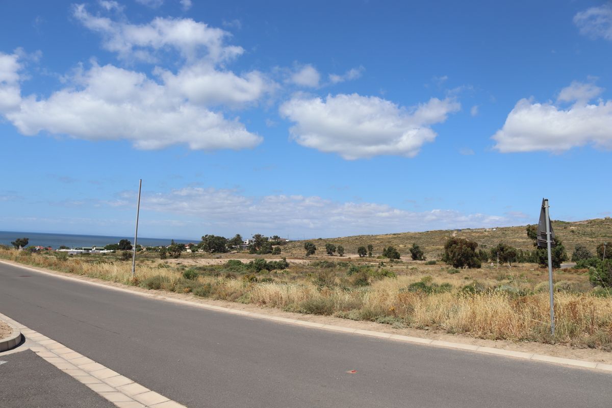 "Prime 471 m2 vacant land with stunning ocean views, perfect for building your dream home. - Photo 4