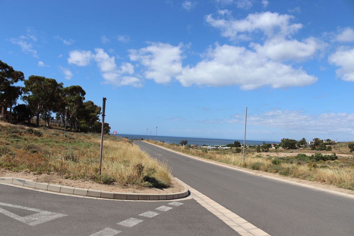 "Prime 471 m2 vacant land with stunning ocean views, perfect for building your dream home. - Photo 3