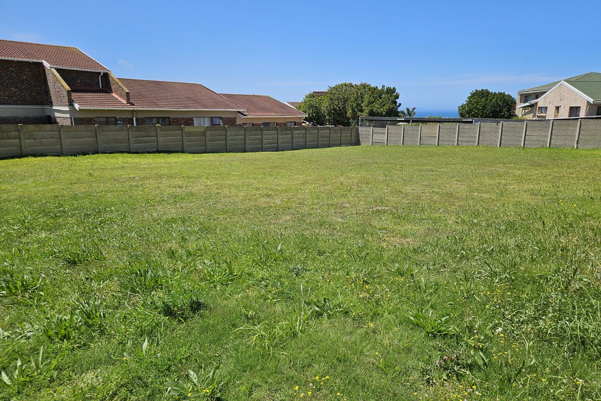 Sought-after Location Land - Photo 3