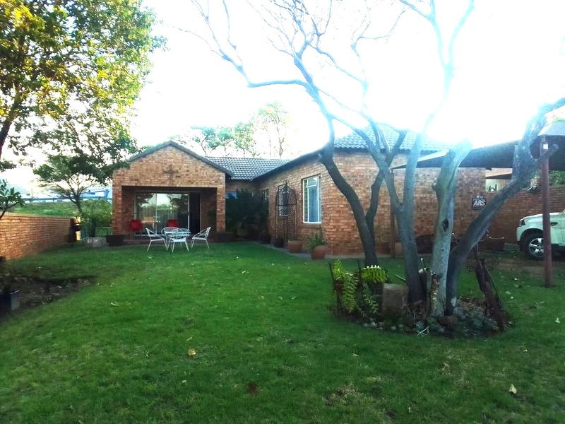 Easy safe living in Cashan with prime schools and mall around the corner. - Photo 1