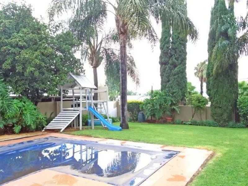 3 bedroom family home close to Saints Stithians - Photo 5