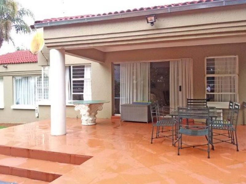 3 bedroom family home close to Saints Stithians - Photo 3