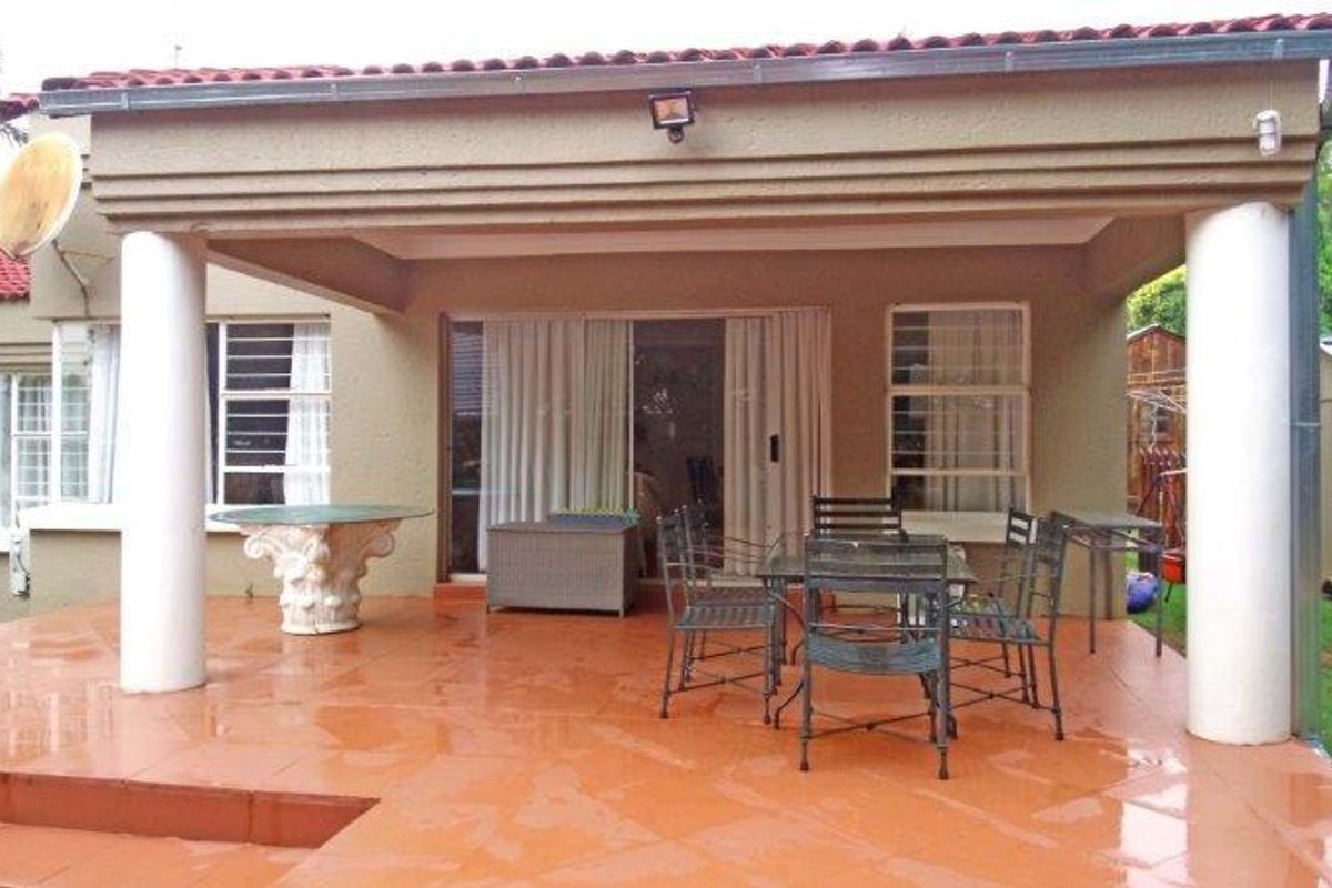 3 bedroom family home close to Saints Stithians - Photo 2