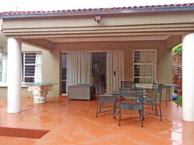 3 bedroom family home close to Saints Stithians - Photo 2