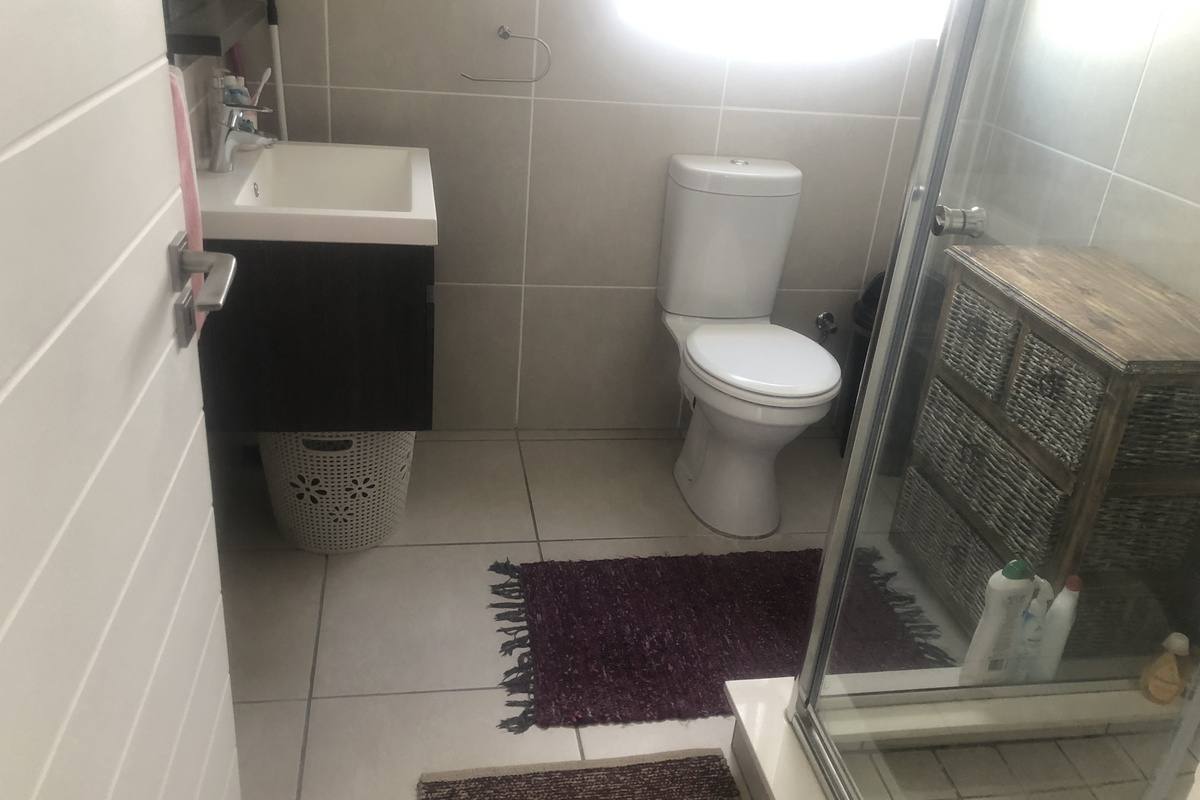 COZY & SECURE 1 BEDROOM APARTMENT - 1st July 2026 - Photo 5
