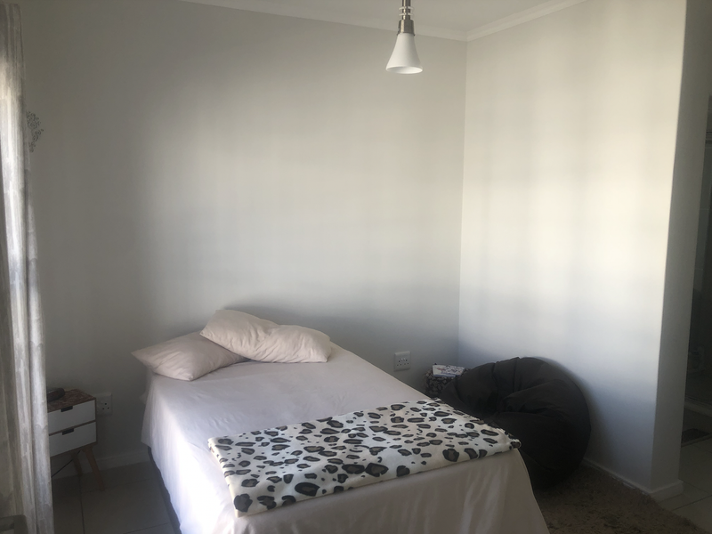 COZY & SECURE 1 BEDROOM APARTMENT - 1st July 2026 - Photo 7