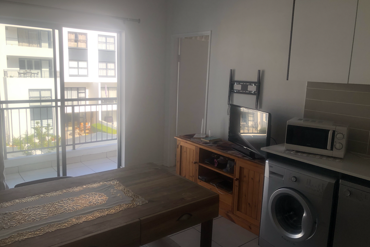 COZY & SECURE 1 BEDROOM APARTMENT - 1st July 2026 - Photo 4