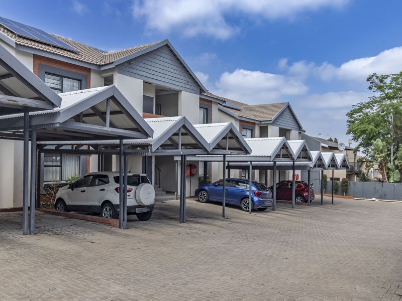 Apartment For Sale In Randburg - Photo 2