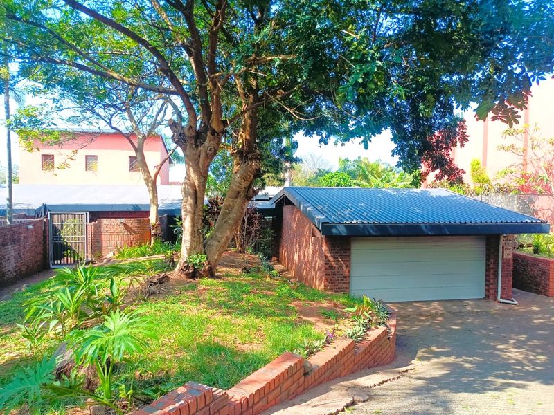 Spacious Family home with pool, Balcony and seaviews! - Photo 2