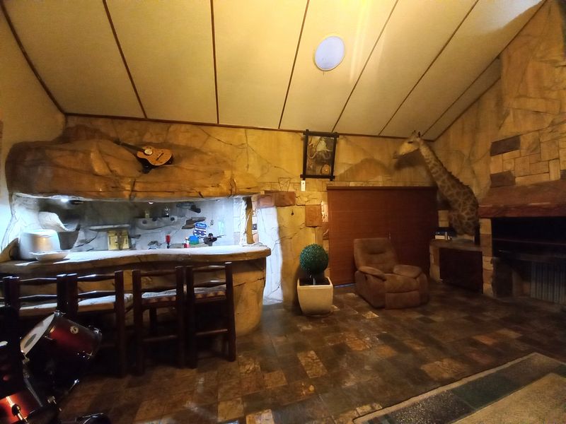 Entertainers Dream Home - Photo 4