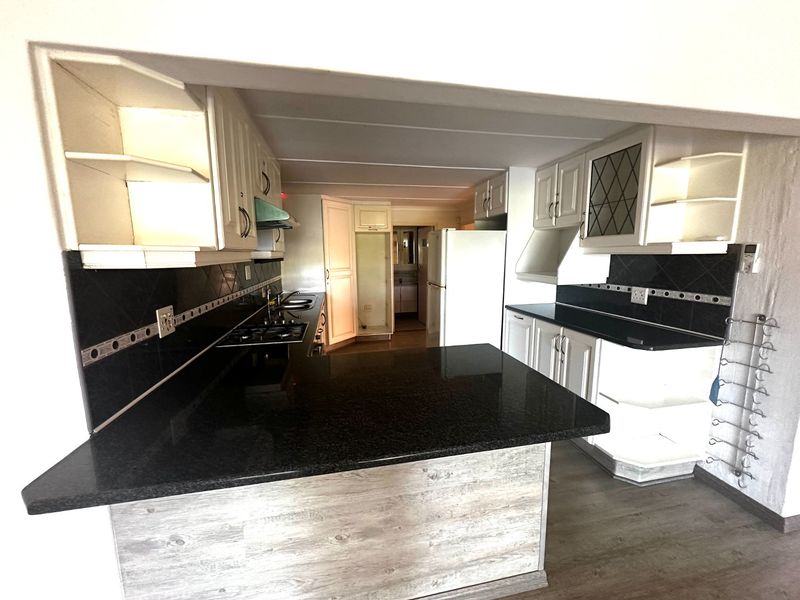 Charming House on Riverland Estate - Photo 8