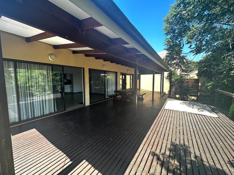 Charming House on Riverland Estate - Photo 6