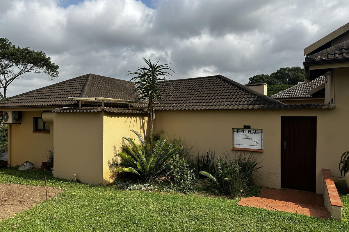 Charming House on Riverland Estate - Photo 3
