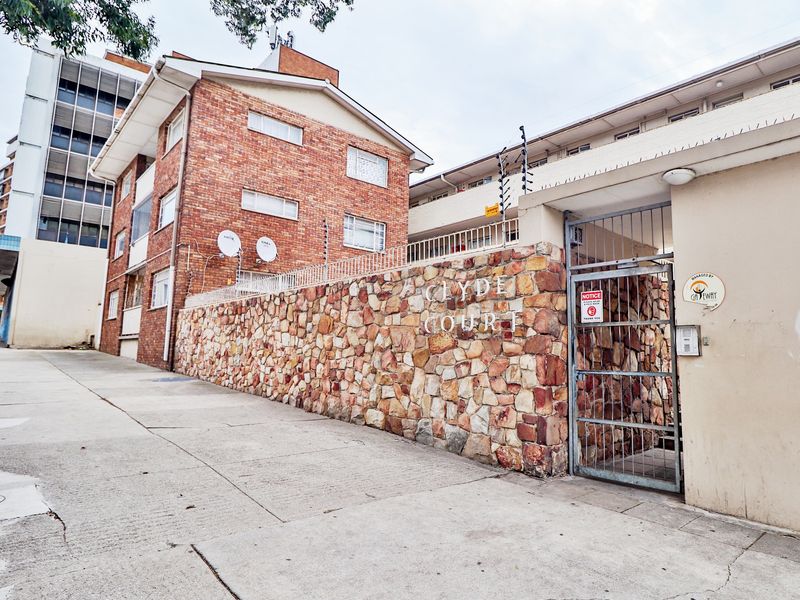 CENTRAL 2 BED APARTMENT WITH PARKING FOR RENT - Photo 10