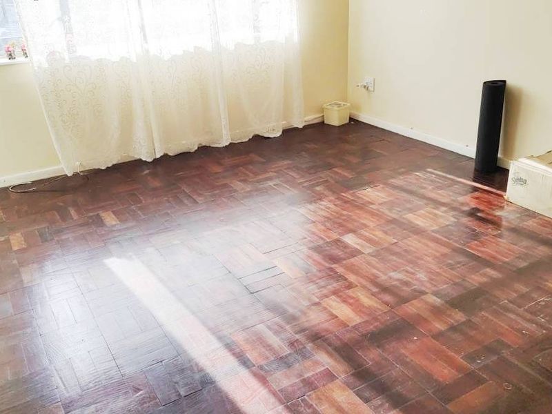 CENTRAL 2 BED APARTMENT WITH PARKING FOR RENT - Photo 3