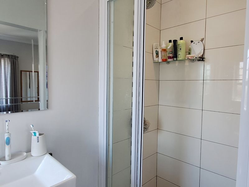 LOVEMORE PARK 2 BED 2 BATH HOUSE WITH DOUBLE GARAGE FOR RENT - Photo 9