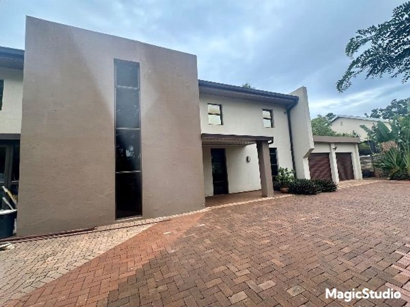 Stunning Family Home with Ocean Views - Photo 1