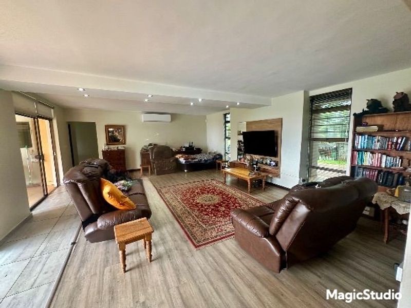 Stunning Family Home with Ocean Views - Photo 7