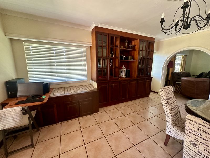 Charming 3-Bedroom Family Home in Small Complex - Photo 8