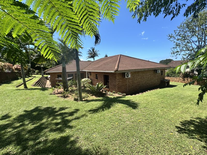 Charming 3-Bedroom Family Home in Small Complex - Photo 3