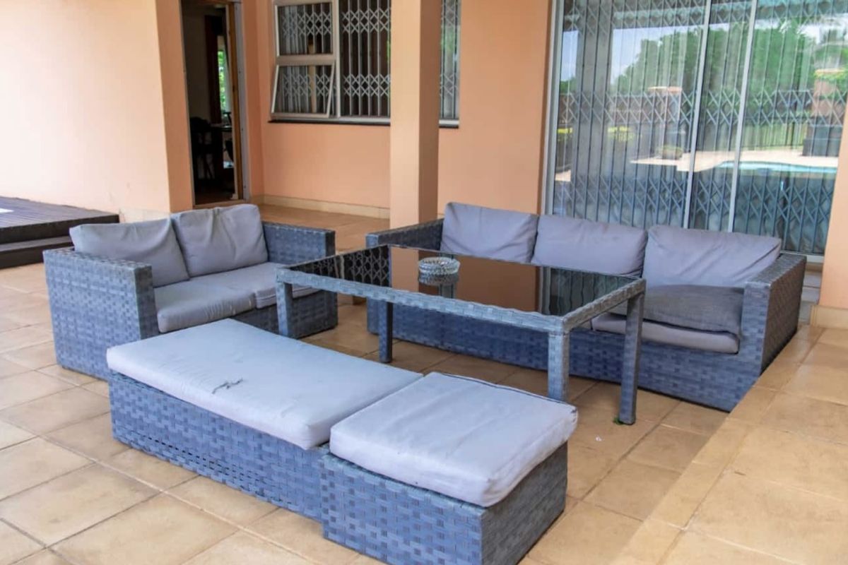 Seaview Guest House – A Coastal Retreat with Endless Possibilities - Photo 5