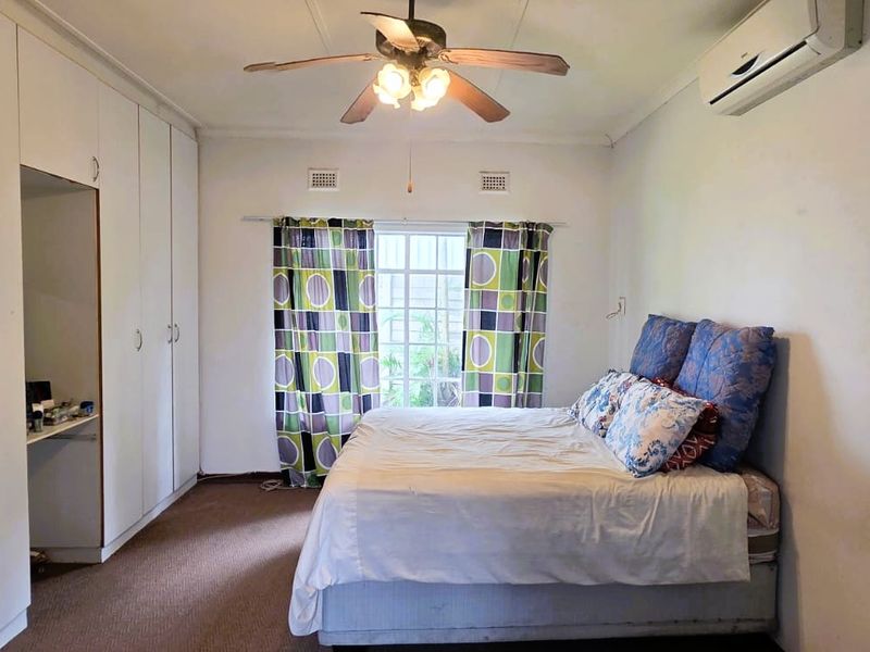 Spacious Three-Bedroom Family Home with Outside Budling - Photo 9