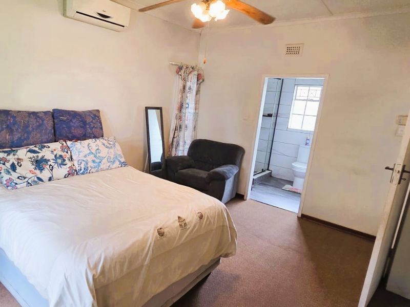 Spacious Three-Bedroom Family Home with Outside Budling - Photo 10