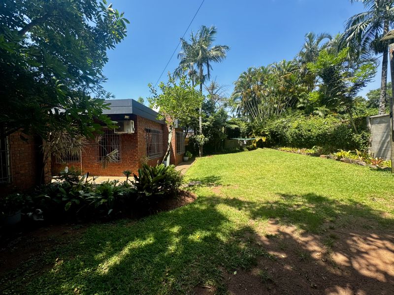 Solid Home, Big Stand, Serious Potential - Photo 3