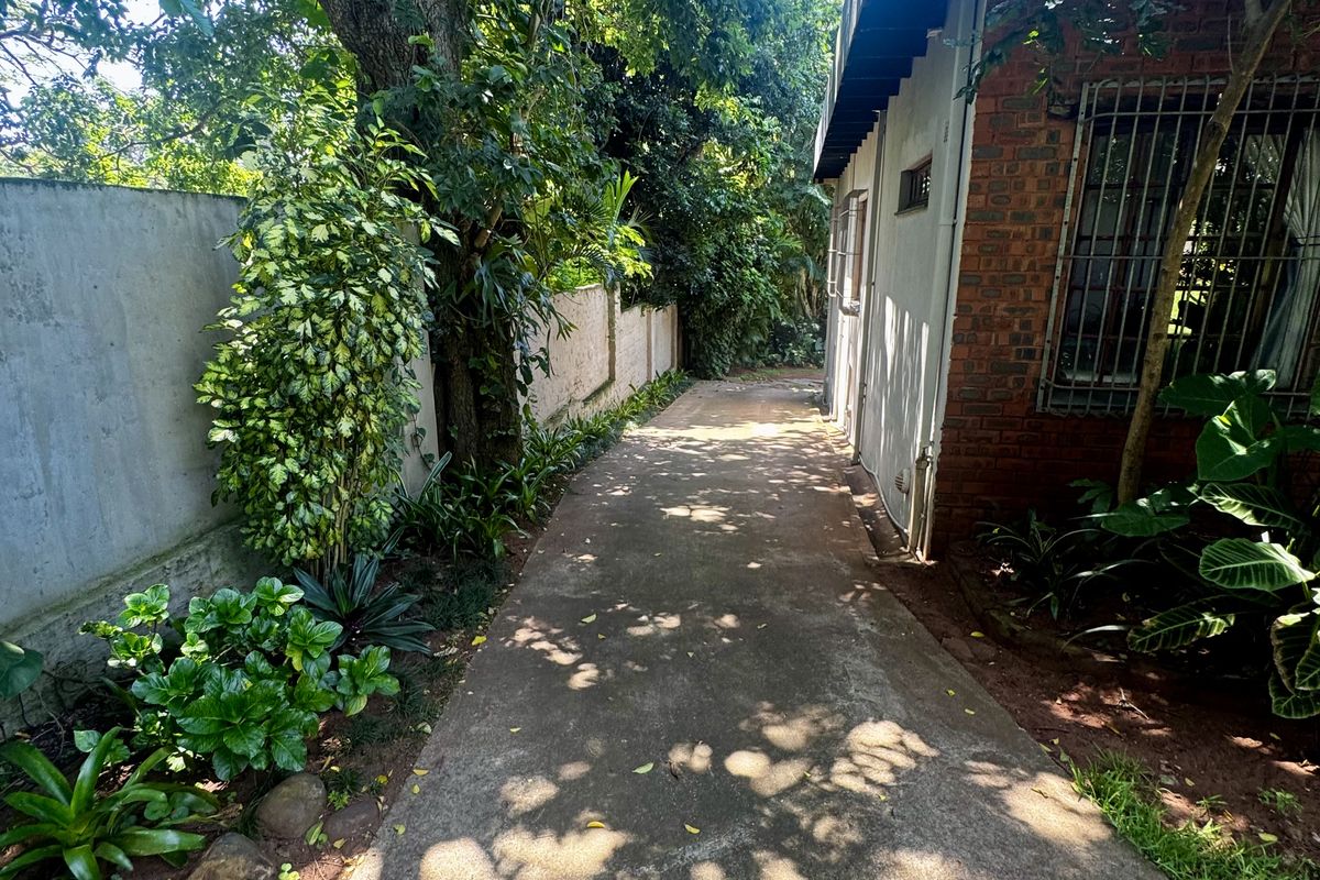 Solid Home, Big Stand, Serious Potential - Photo 4