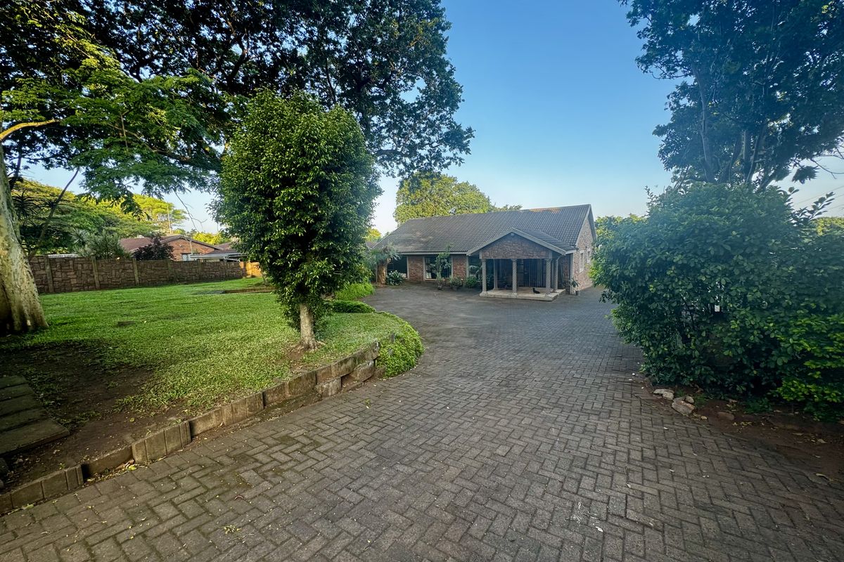 Space, Comfort & Lifestyle – Perfect for Family Living! - Photo 2