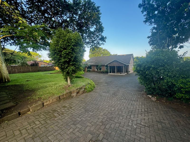 Space, Comfort & Lifestyle – Perfect for Family Living! - Photo 2