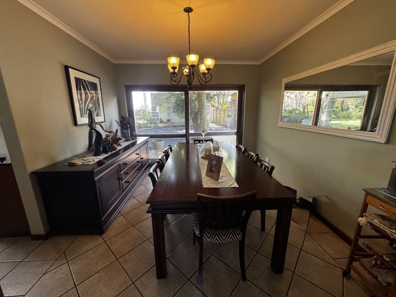 Family Home with Pool, Office & Sea Views in Mtunzini - Photo 10