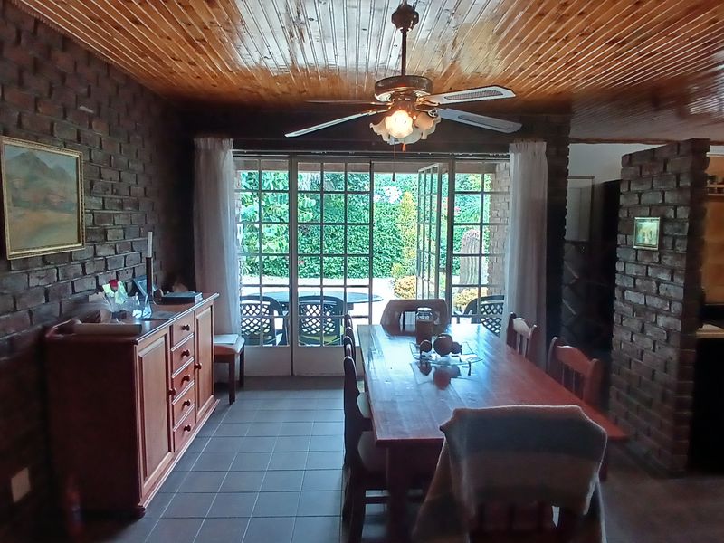 Tucked away in a quiet cul-de-sac - Photo 6