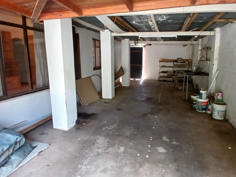 Tucked away in a quiet cul-de-sac - Photo 4