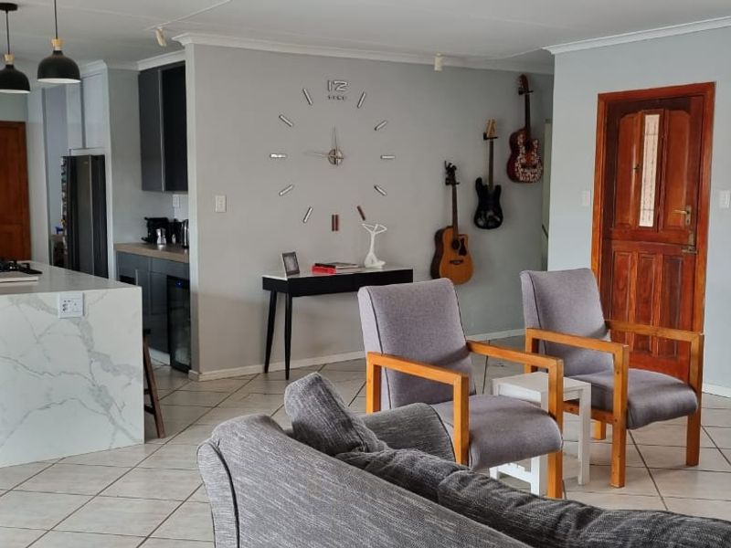 Modern 3-Bedroom Family Home with Pool, Solar Power & Entertainer’s Braai Area in Bergendal - Photo 4